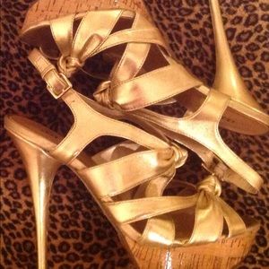 Bakers Kelsie Gold Heels Size 8.5